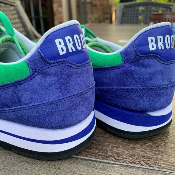 Brooks green and blue tennis shoe. Size 10.5 - Picture 8 of 14